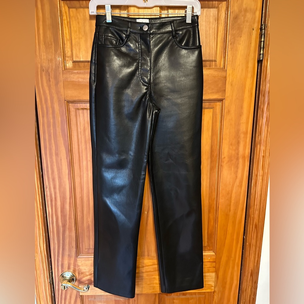 Aritzia Wilfred Women's Size 0 Melina Vegan Faux Leather Pants Black - Excellent